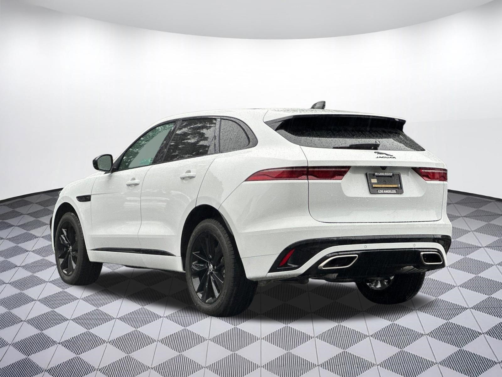 Used 2025 Jaguar F-PACE R-Dynamic S AWD/4WD image 3