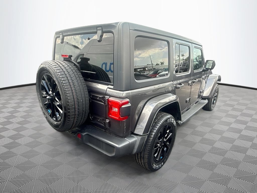 Used 2022 Jeep Wrangler Unlimited Sahara AWD/4WD image 6