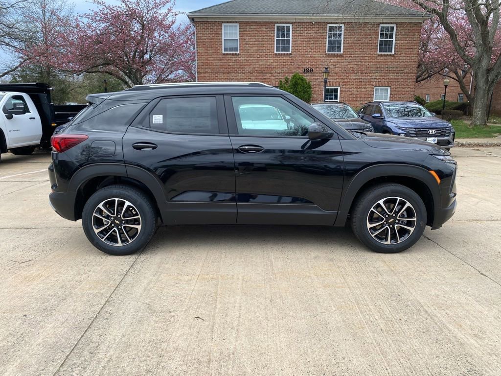 New 2026 Chevrolet TrailBlazer LT AWD/4WD image 2