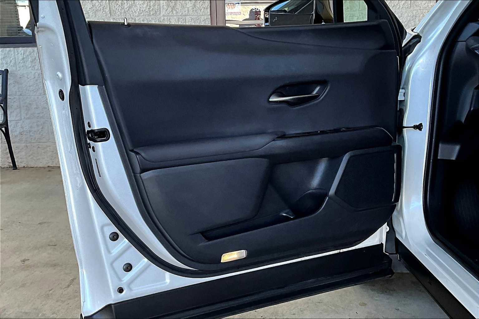 Used 2022 Lexus UX 200 w/ Premium Package image 21