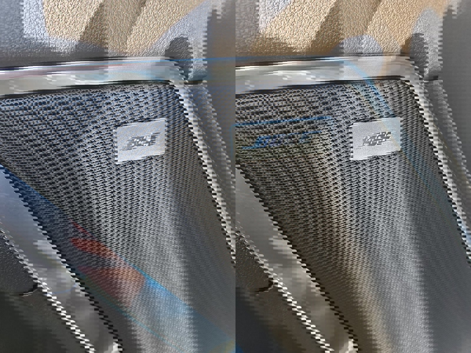 New 2025 GMC Sierra 2500 SLT w/ SLT Premium Package image 18