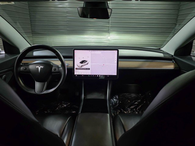 Used 2018 Tesla Model 3 Long Range image 11