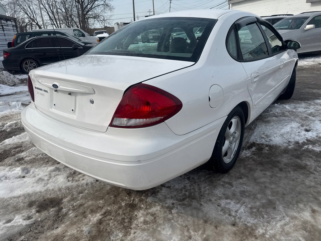 Used 2006 Ford Taurus SEL image 8