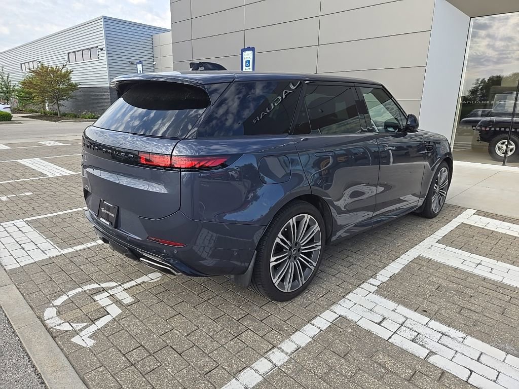 Used 2024 Land Rover Range Rover Sport Dynamic SE AWD/4WD image 5