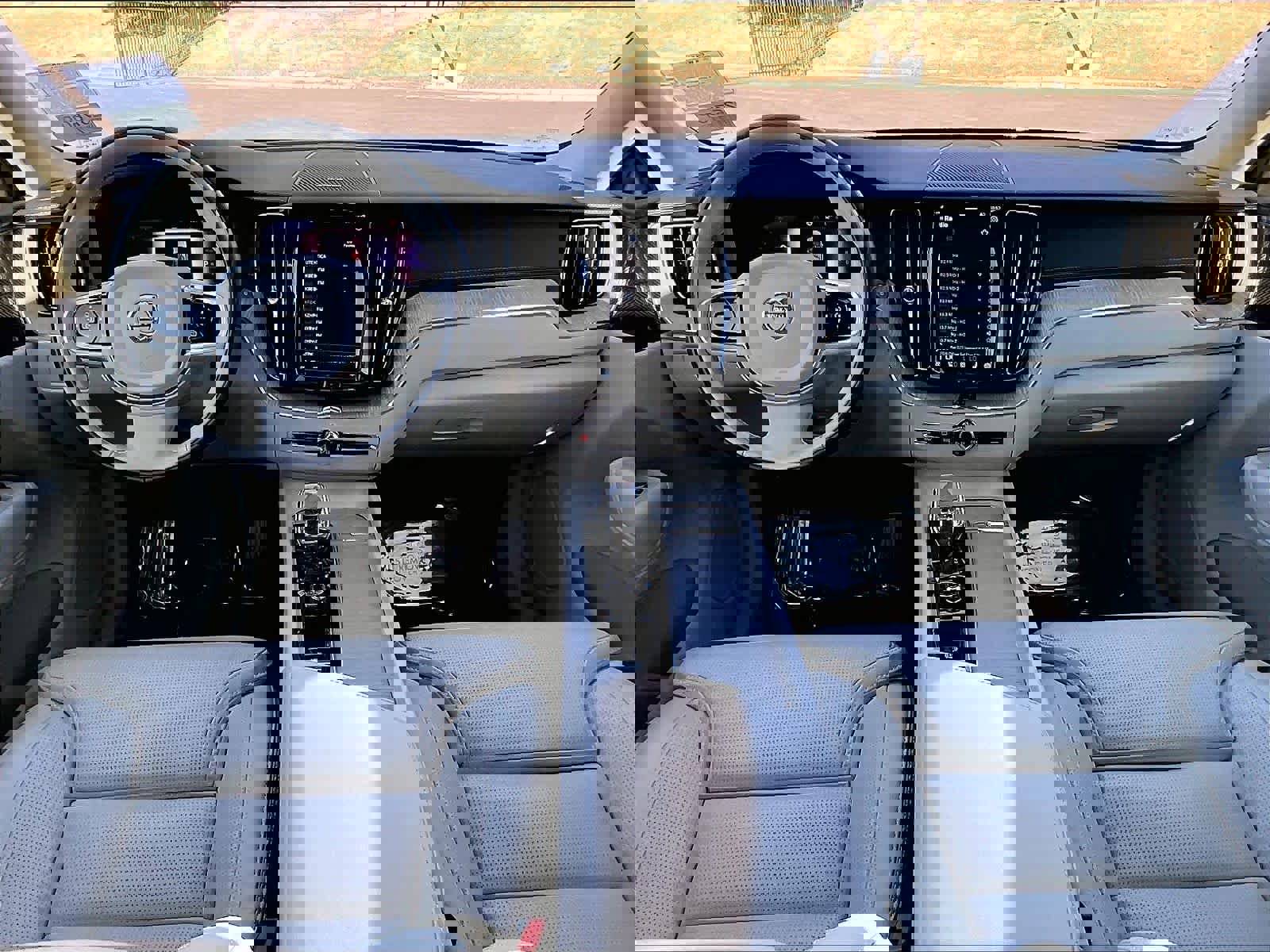 Used 2023 Volvo XC60 T8 Ultimate w/ Climate Package image 17