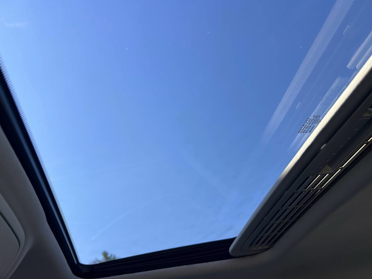 Used 2010 Volkswagen Golf 2-Door image 15