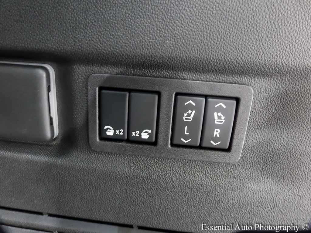 New 2026 Chevrolet Suburban Premier image 25