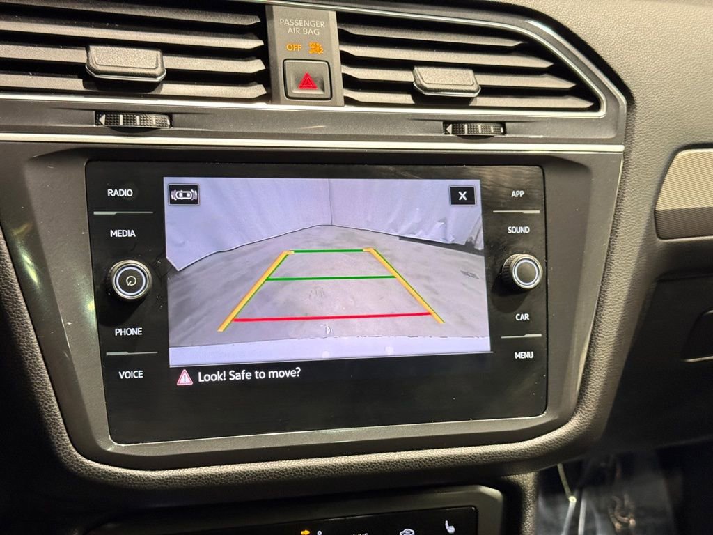 Used 2024 Volkswagen Tiguan SE image 11
