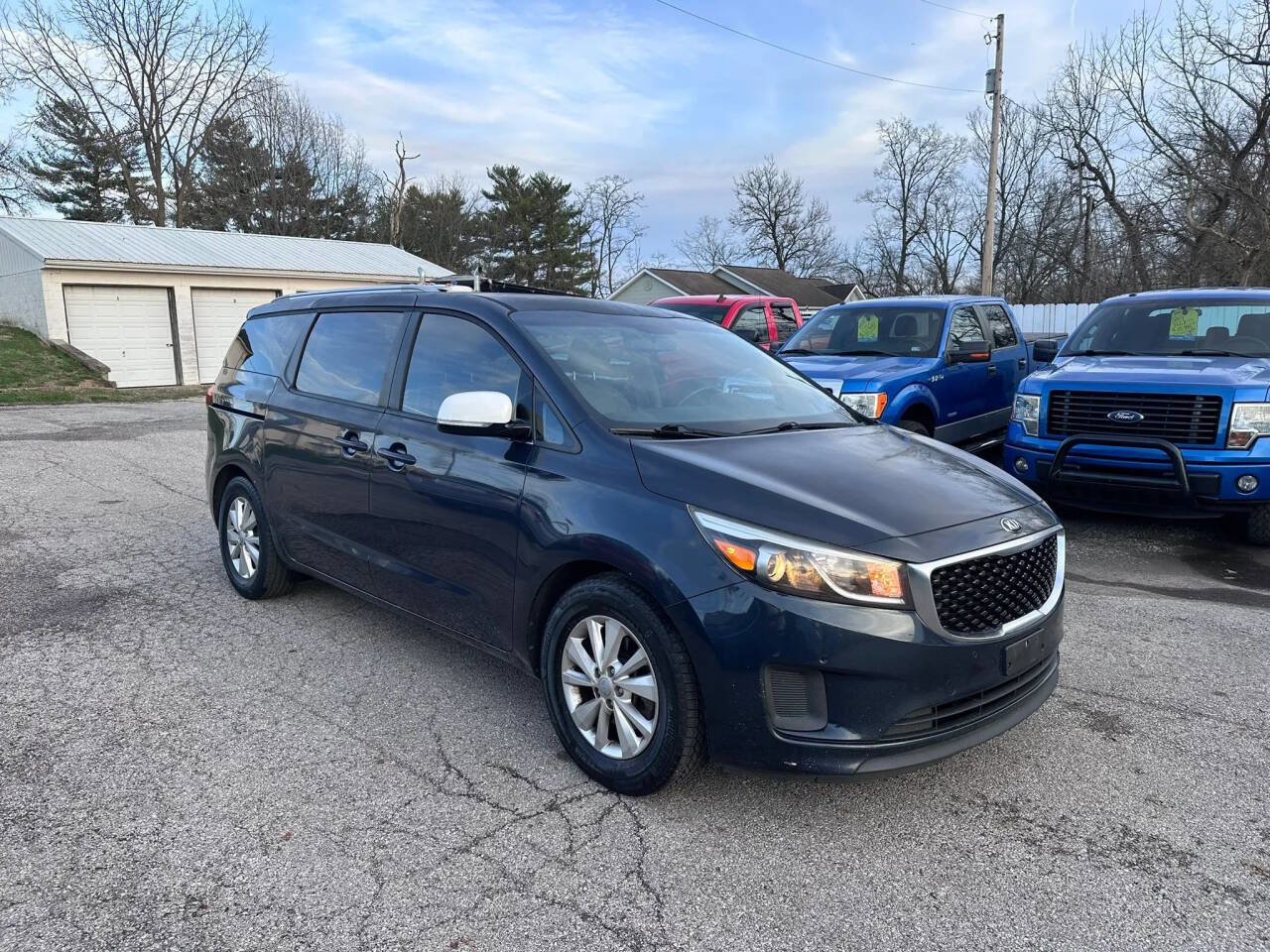 Used 2017 Kia Sedona LX w/ LX Essentials Premium Package image 3