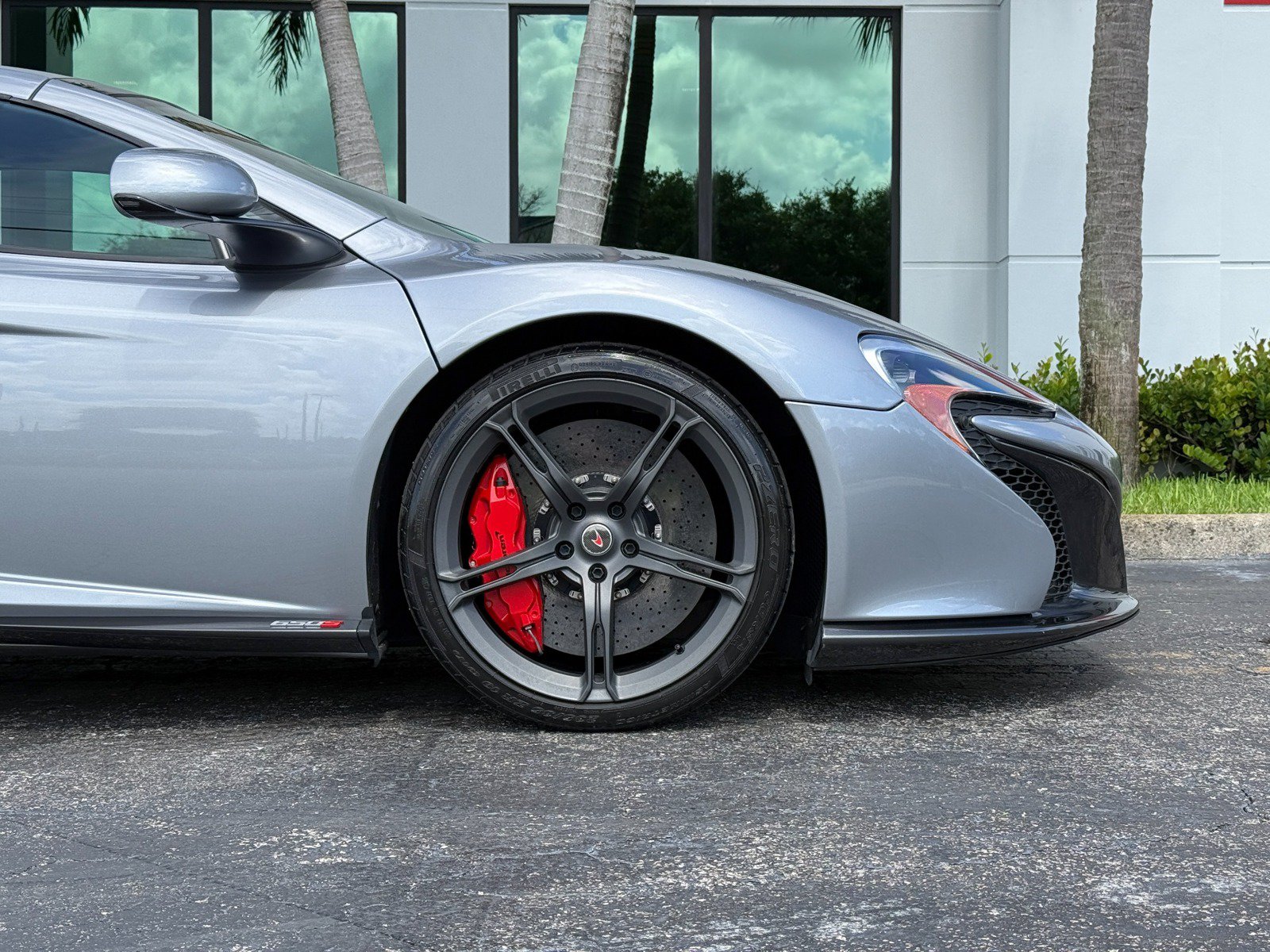 Used 2015 McLaren 650S Spider RWD image 46
