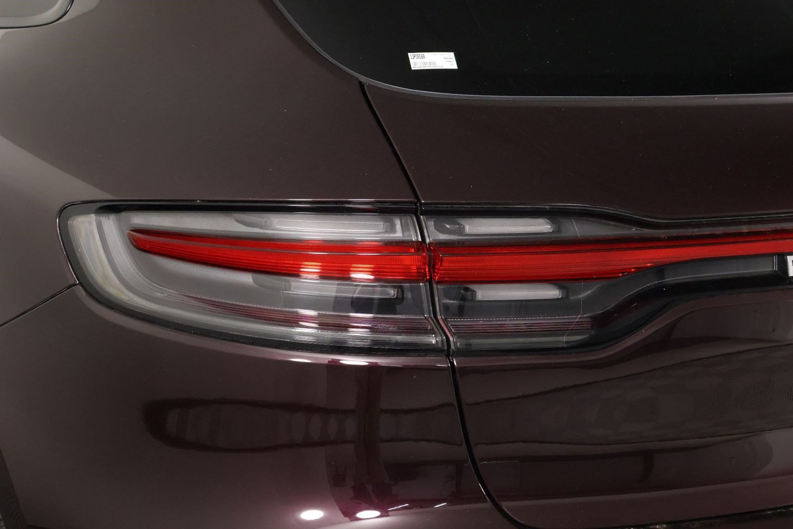 Certified 2023 Porsche Macan AWD/4WD image 21