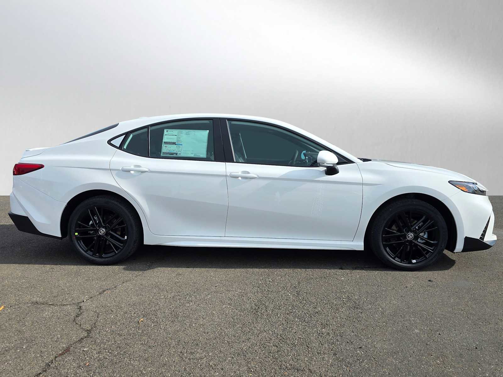 New 2026 Toyota Camry SE image 2