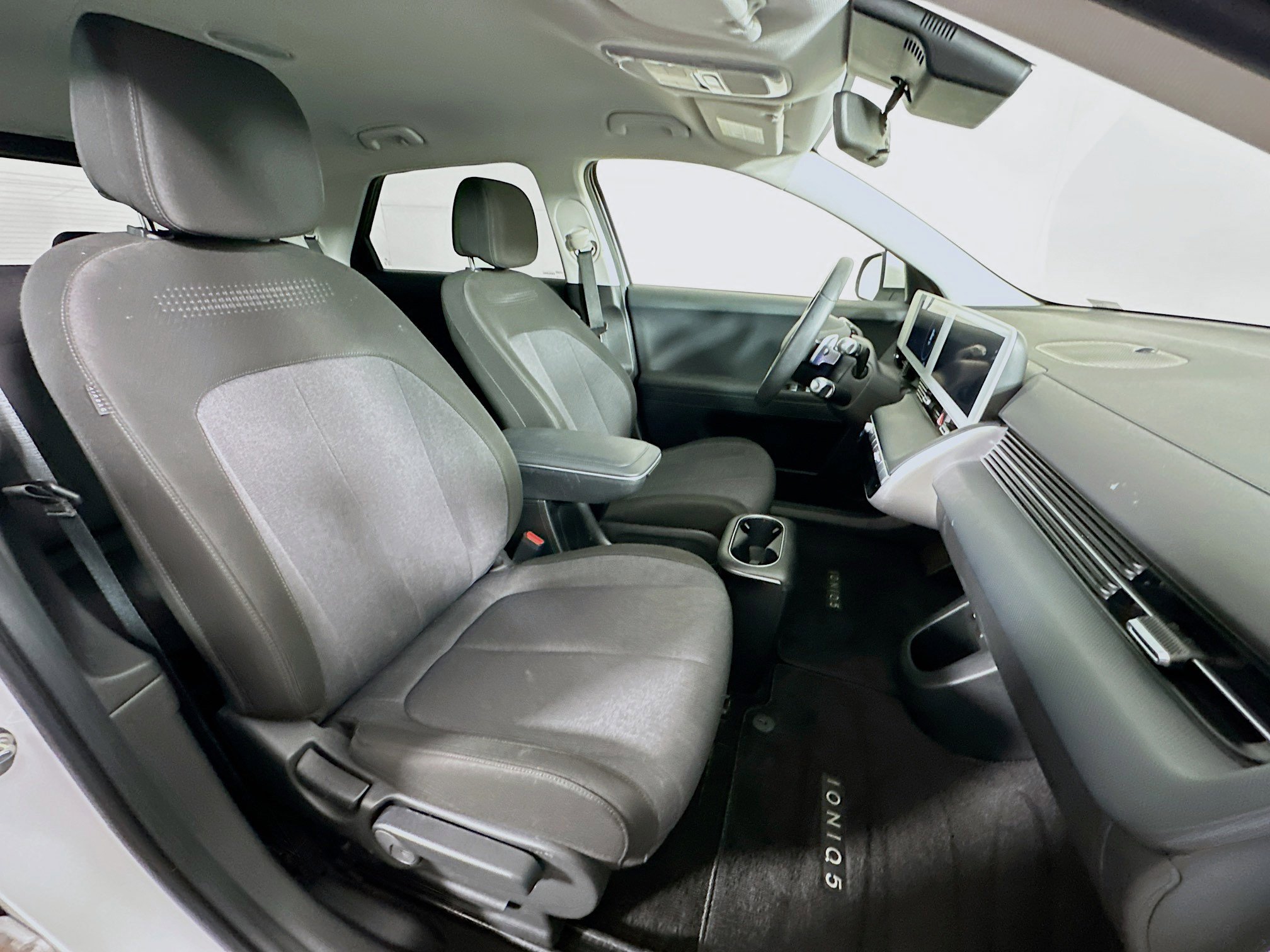 Used 2024 Hyundai Ioniq 5 SE RWD image 30