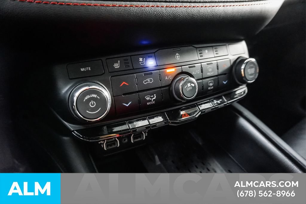 Used 2025 Dodge Durango R/T AWD/4WD image 39