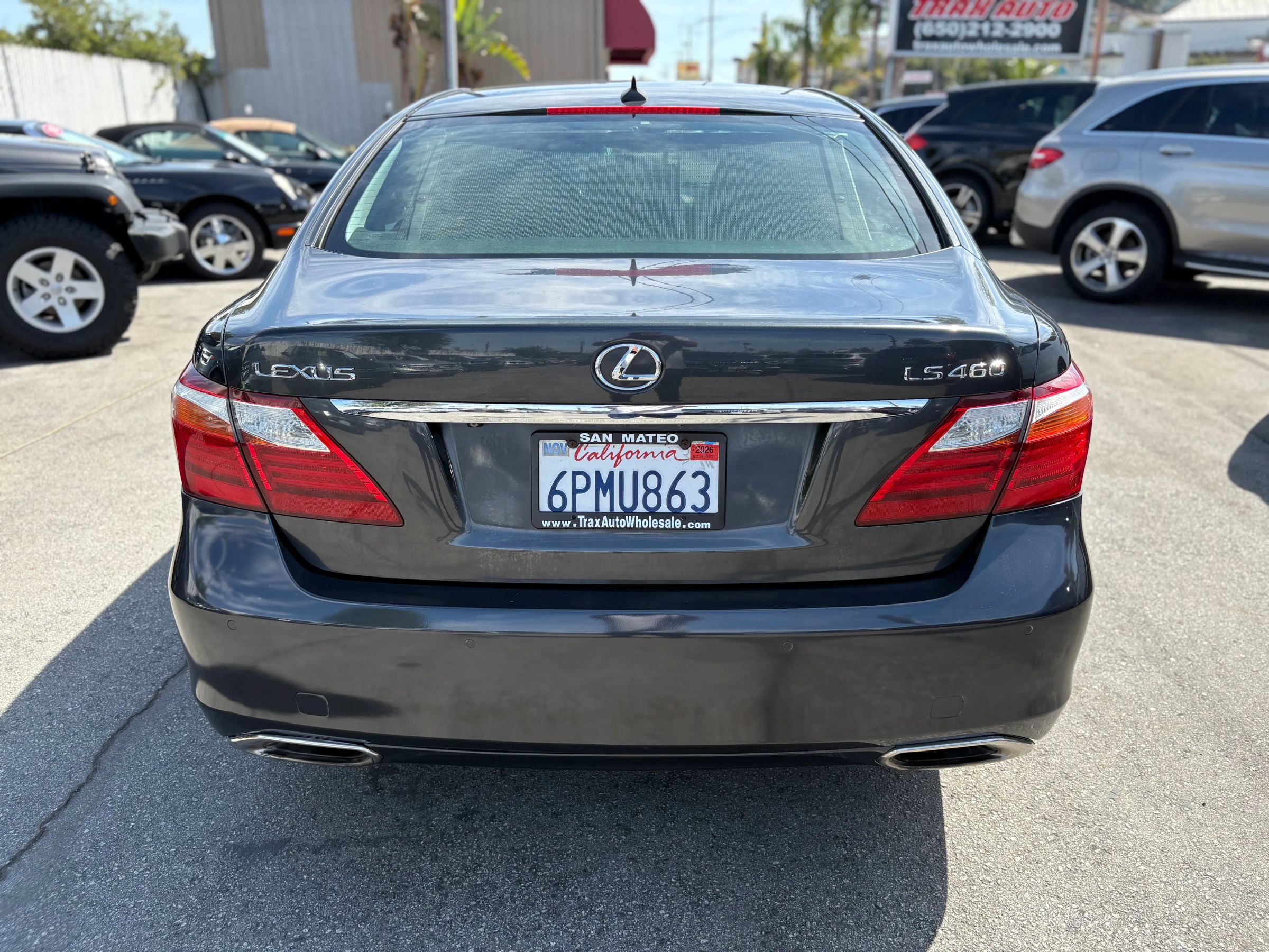 Used 2010 Lexus LS 460 w/ Comfort Pkg RWD image 4