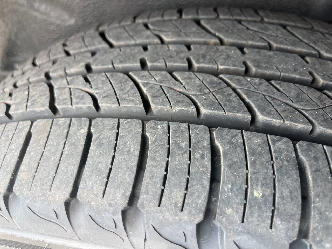 Used 2010 Ford Explorer Eddie Bauer AWD/4WD image 13