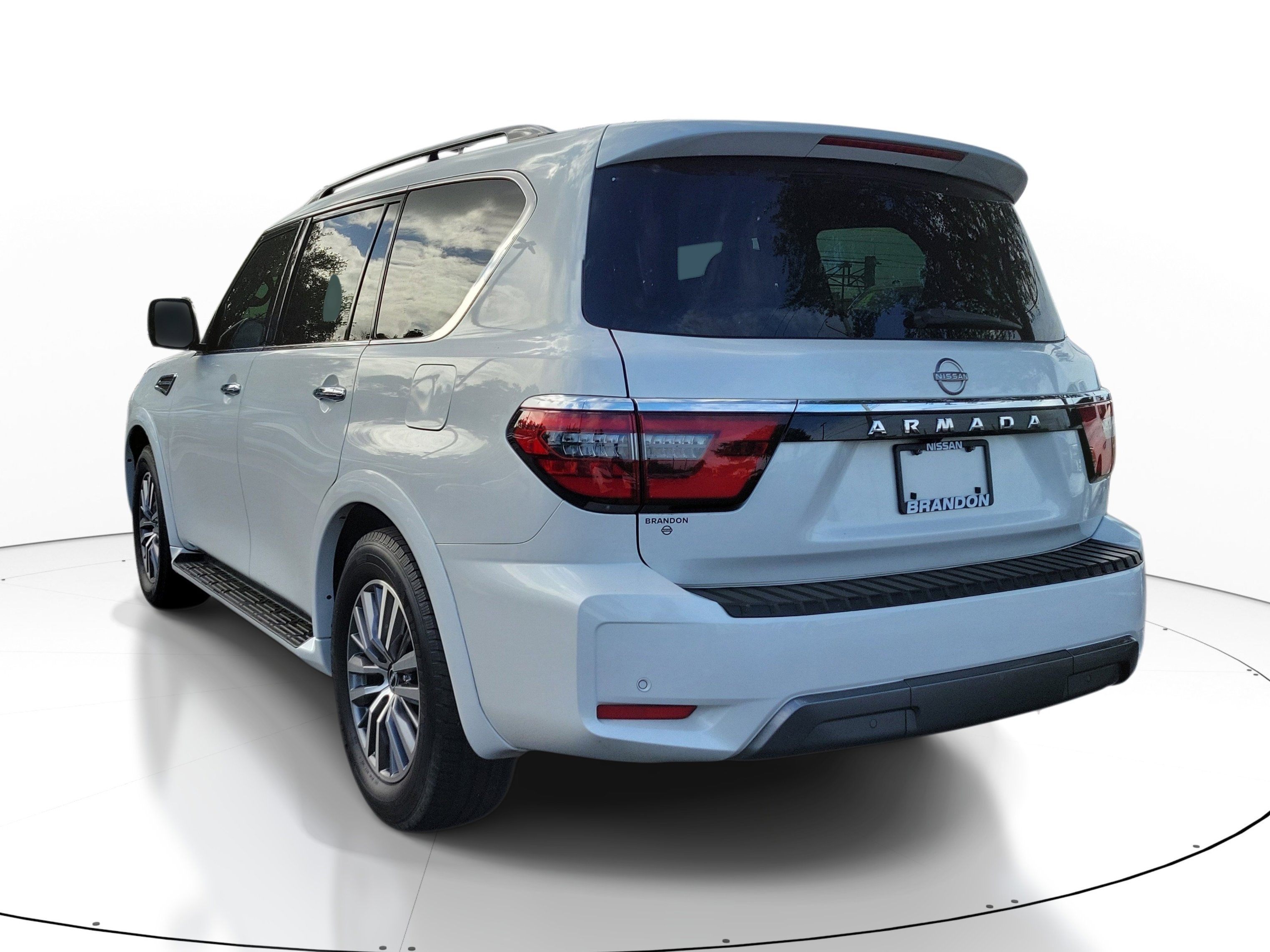 Used 2021 Nissan Armada SV w/ SV Appearance Package image 5