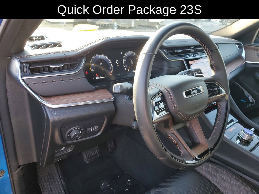Used 2023 Jeep Grand Cherokee Summit w/ Luxury Tech Group V image 11