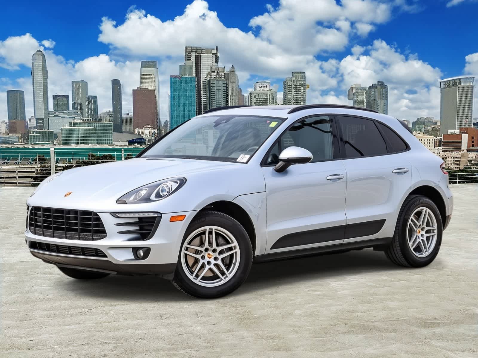 Used 2018 Porsche Macan AWD/4WD image 1