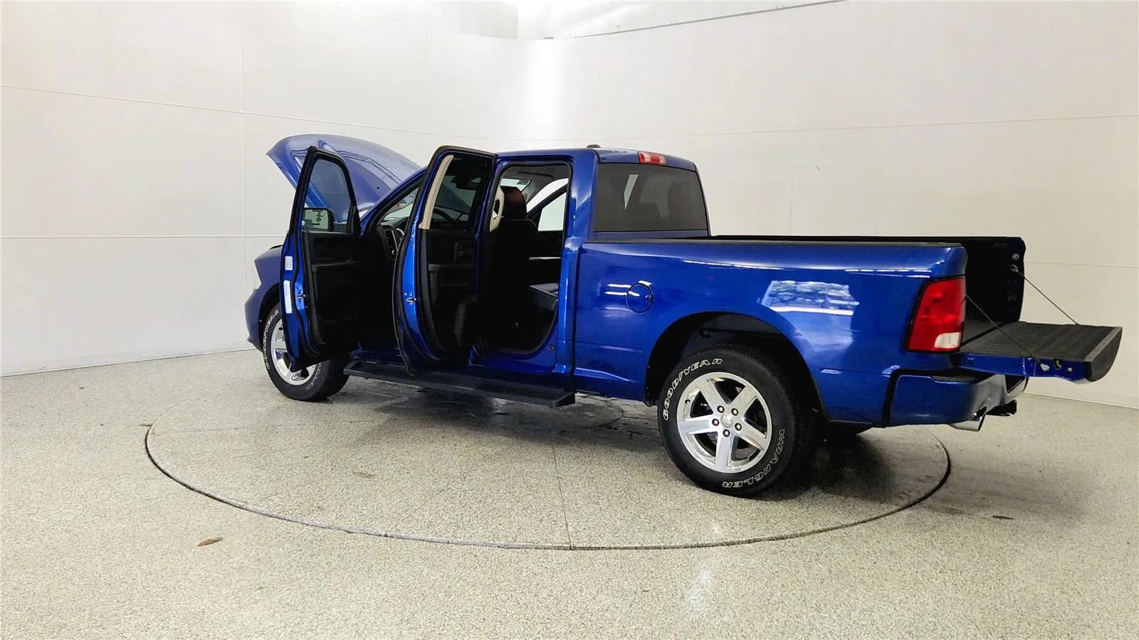Used 2015 RAM 1500 Express AWD/4WD image 11