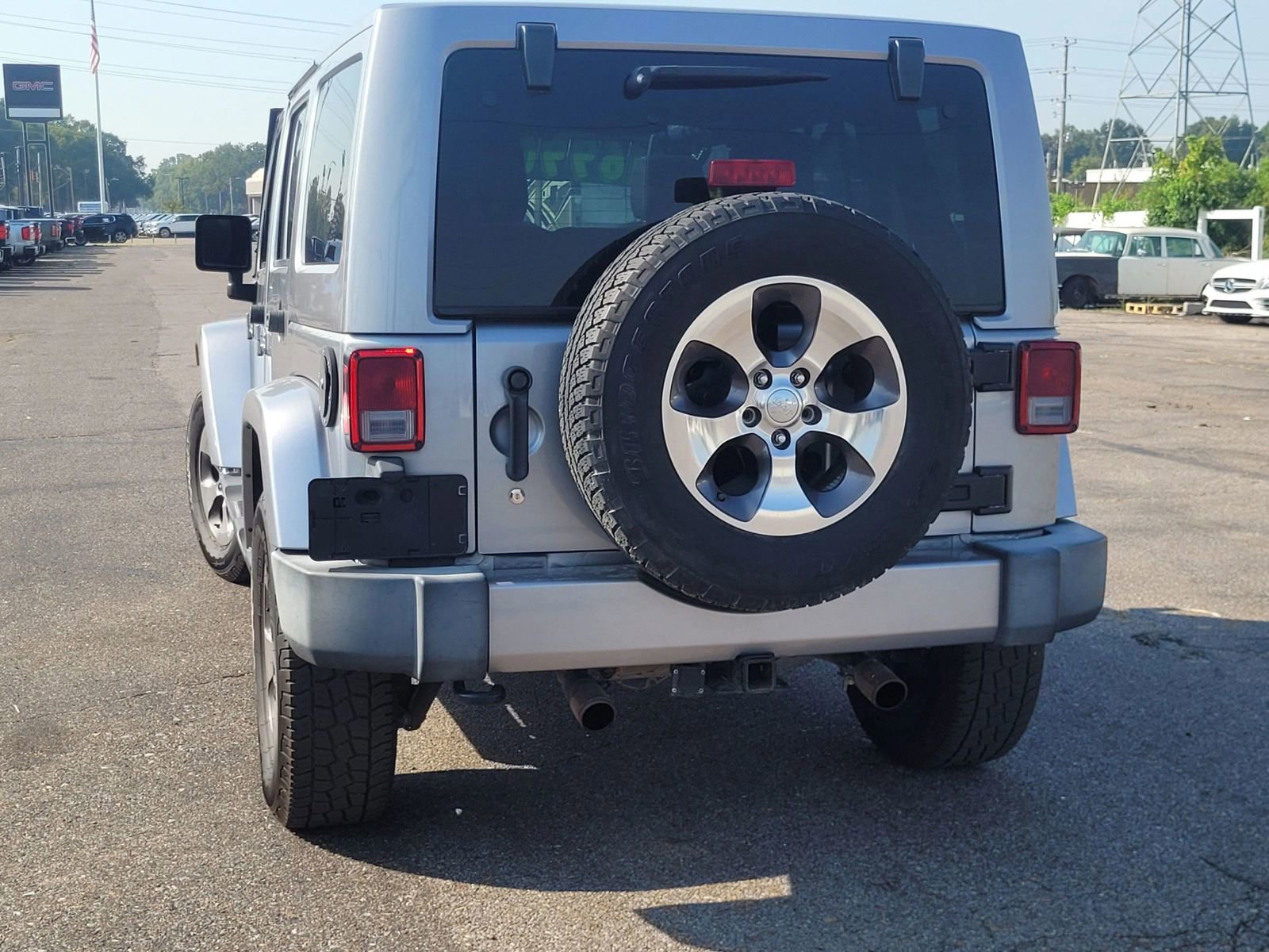 Used 2018 Jeep Wrangler Unlimited Sahara w/ Max Tow Package image 7