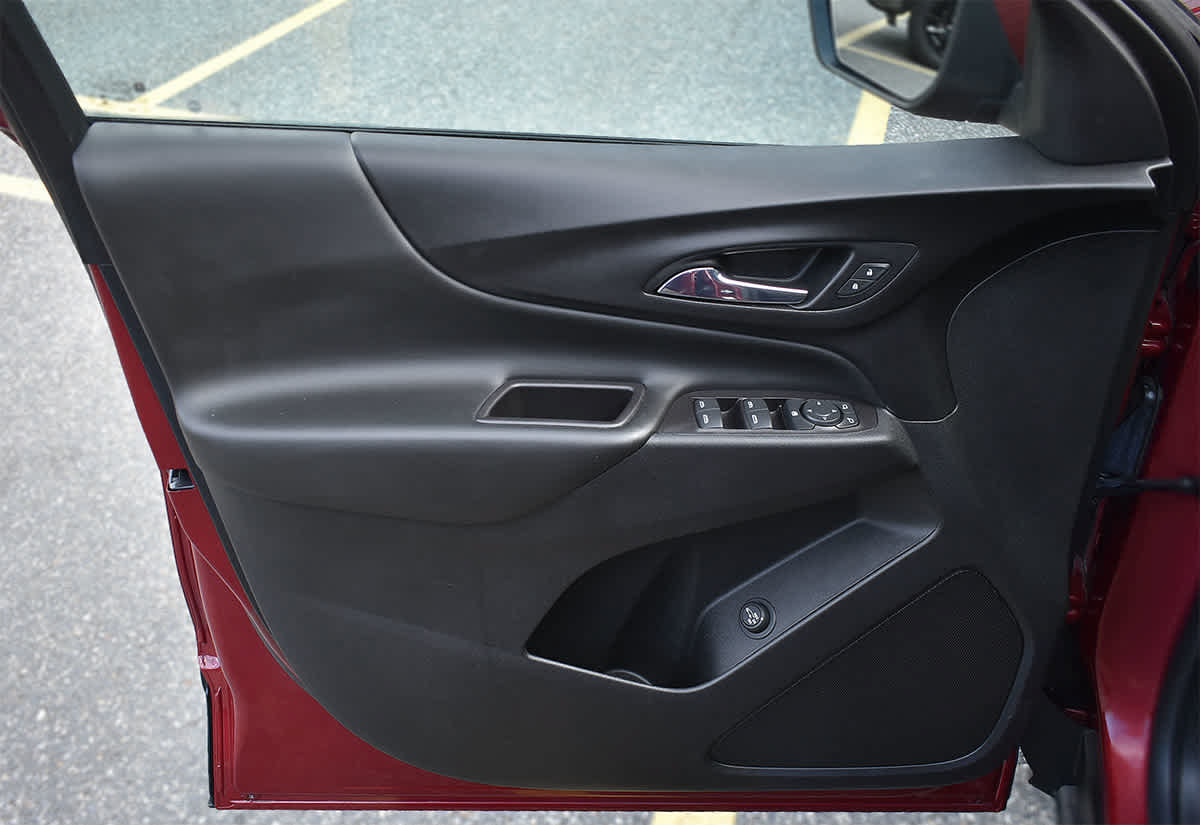 Used 2021 Chevrolet Equinox LT FWD image 23