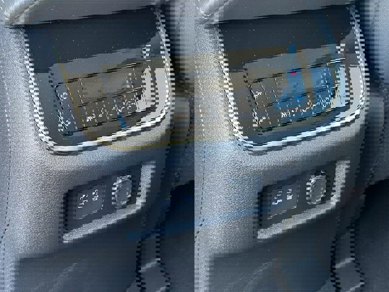 New 2026 Nissan Armada SV image 16