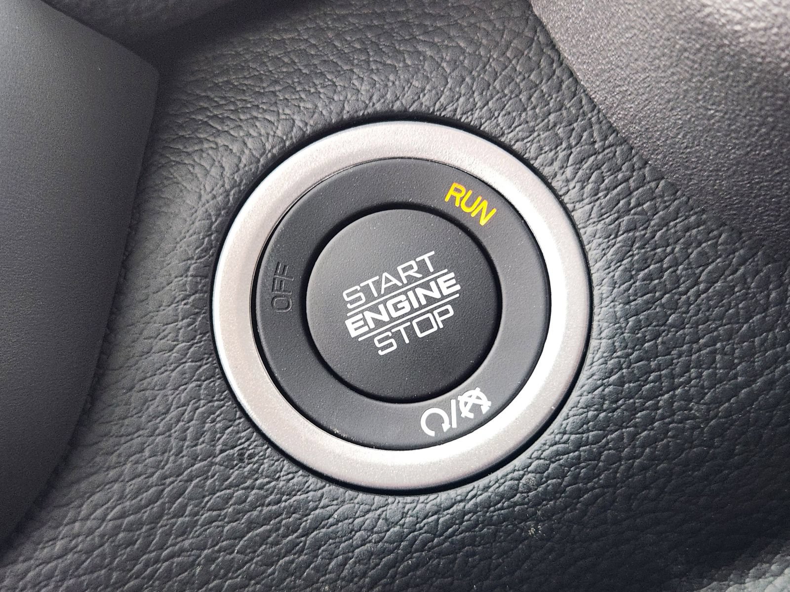 New 2026 RAM 3500 Laramie AWD/4WD image 19
