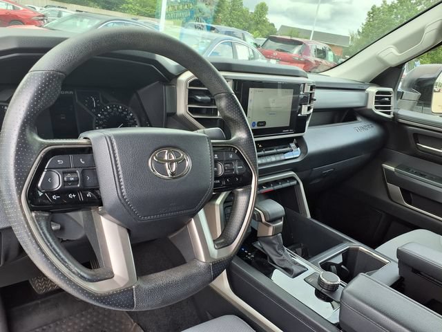 Used 2022 Toyota Tundra SR5 w/ SR5 Convenience Package RWD image 4