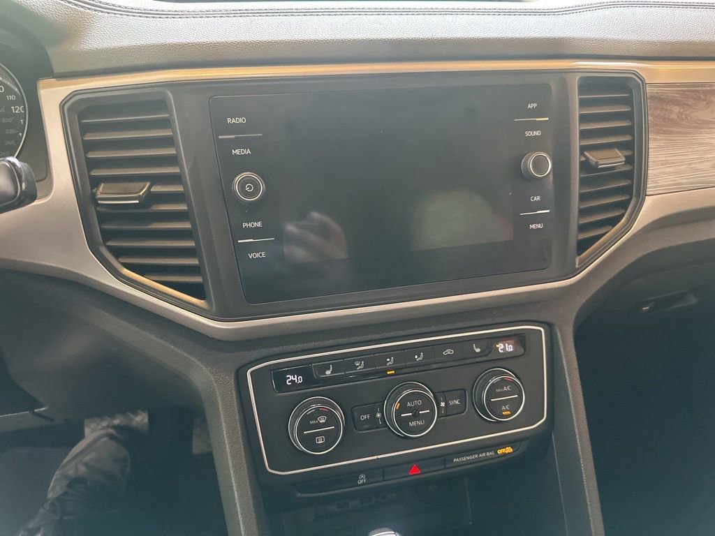 Used 2020 Volkswagen Atlas Cross Sport SE w/ Panoramic Sunroof Package AWD/4WD image 16