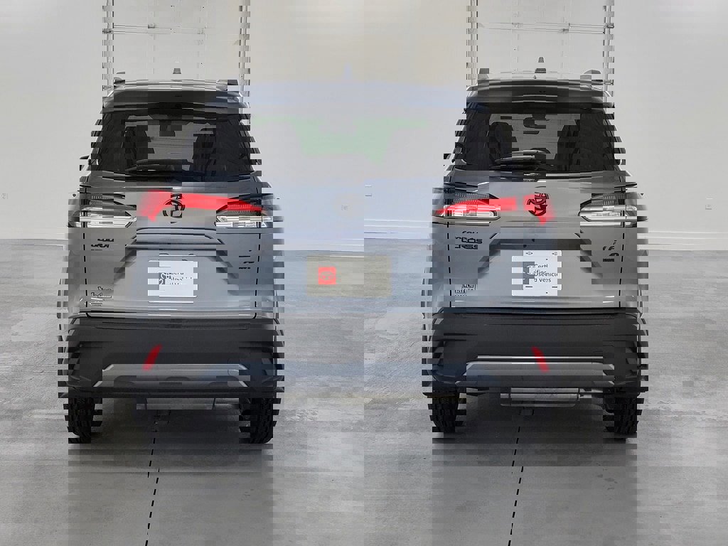 Certified 2022 Toyota Corolla Cross LE image 8