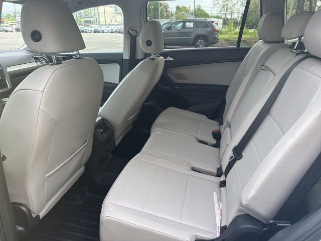 Used 2018 Volkswagen Tiguan SEL FWD image 8