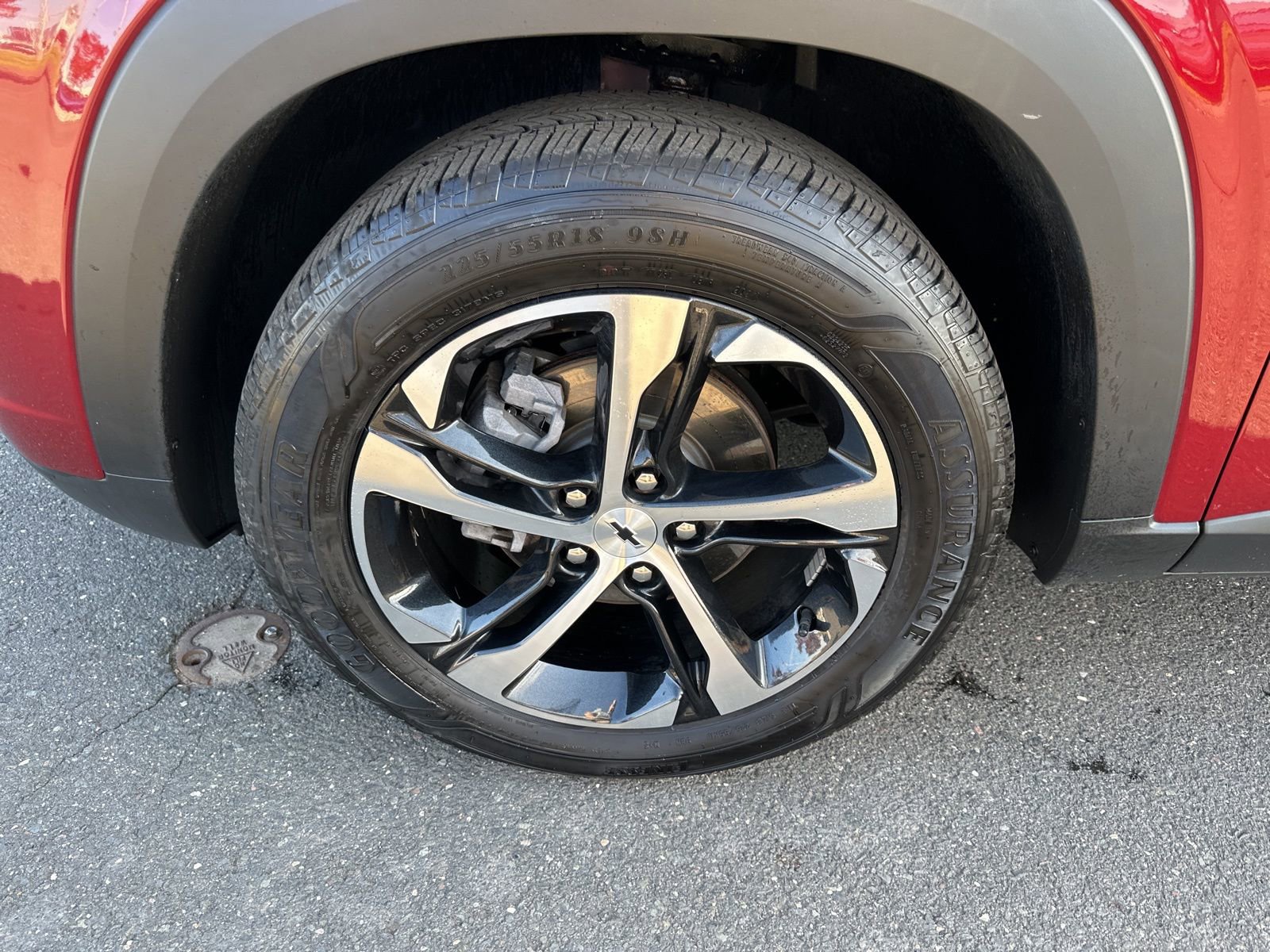 Used 2025 Chevrolet Trax RS w/ Sunroof Package image 9