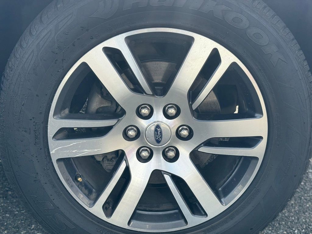 Used 2022 Ford Expedition Limited image 9