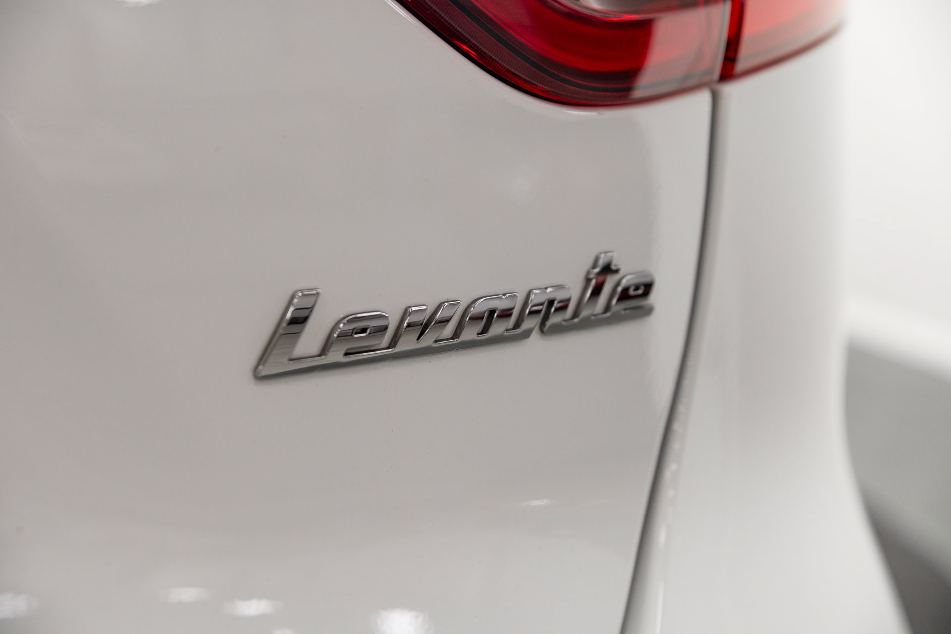 Used 2020 Maserati Levante S AWD/4WD image 33