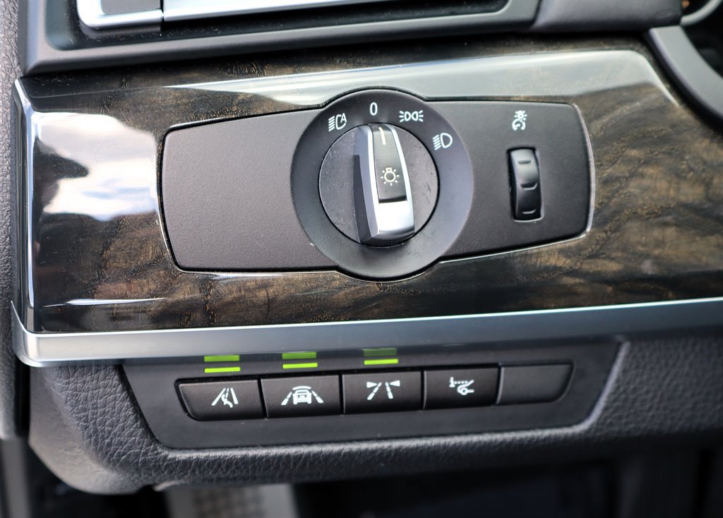 Used 2015 BMW 750i RWD image 28