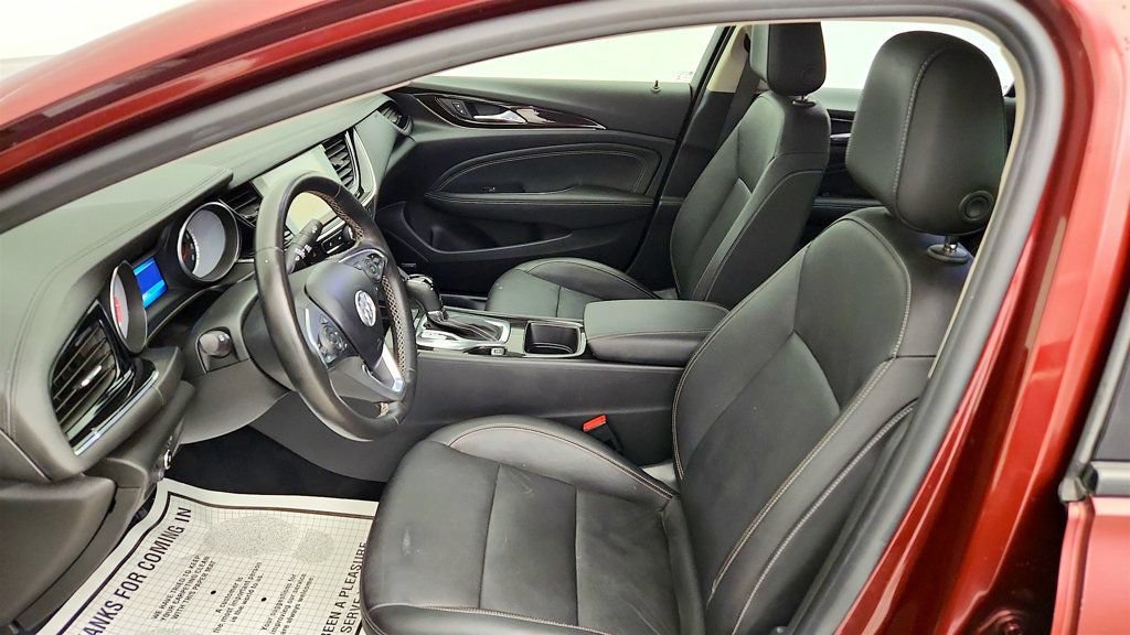 Used 2018 Buick Regal Essence w/ Driver Confidence Package #1 FWD image 10