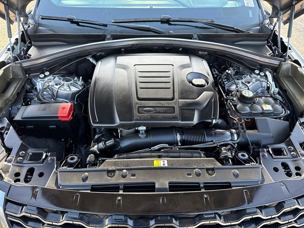 Used 2022 Land Rover Range Rover Velar R-Dynamic S image 8