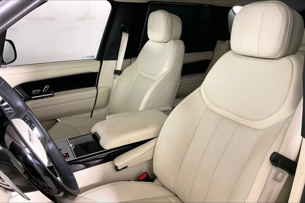 Used 2025 Land Rover Range Rover SE AWD/4WD image 23