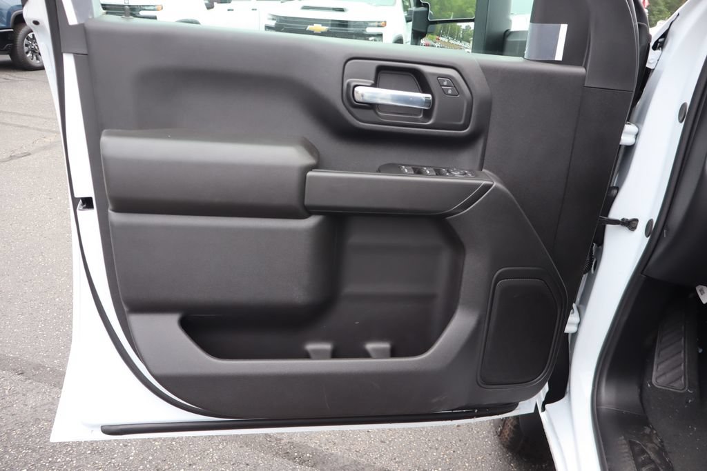 New 2026 Chevrolet Silverado 2500 Custom w/ Custom Value Package AWD/4WD image 5
