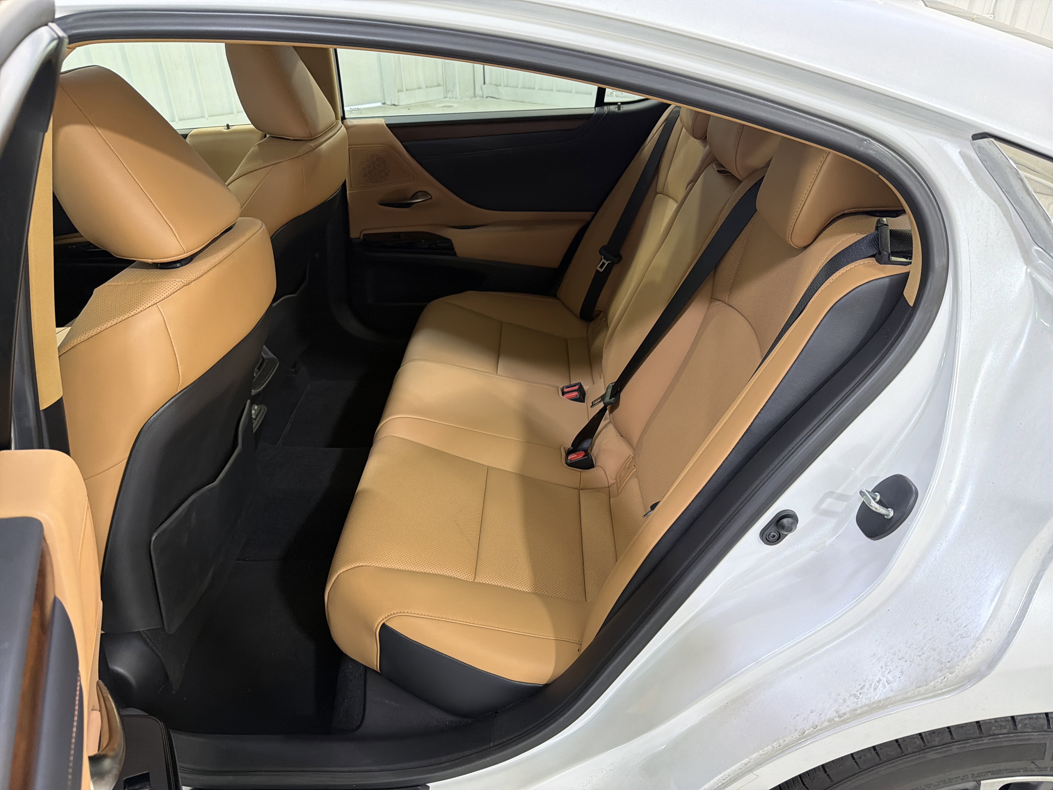 Used 2025 Lexus ES 350 w/ Premium Package FWD image 12