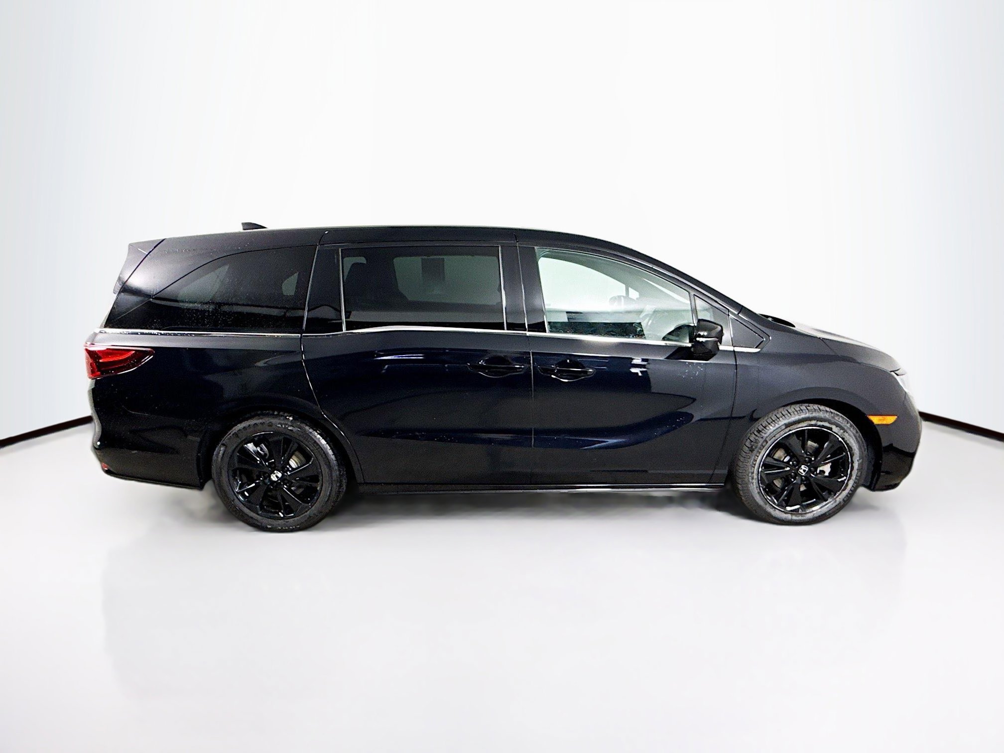 Certified 2023 Honda Odyssey Sport image 2