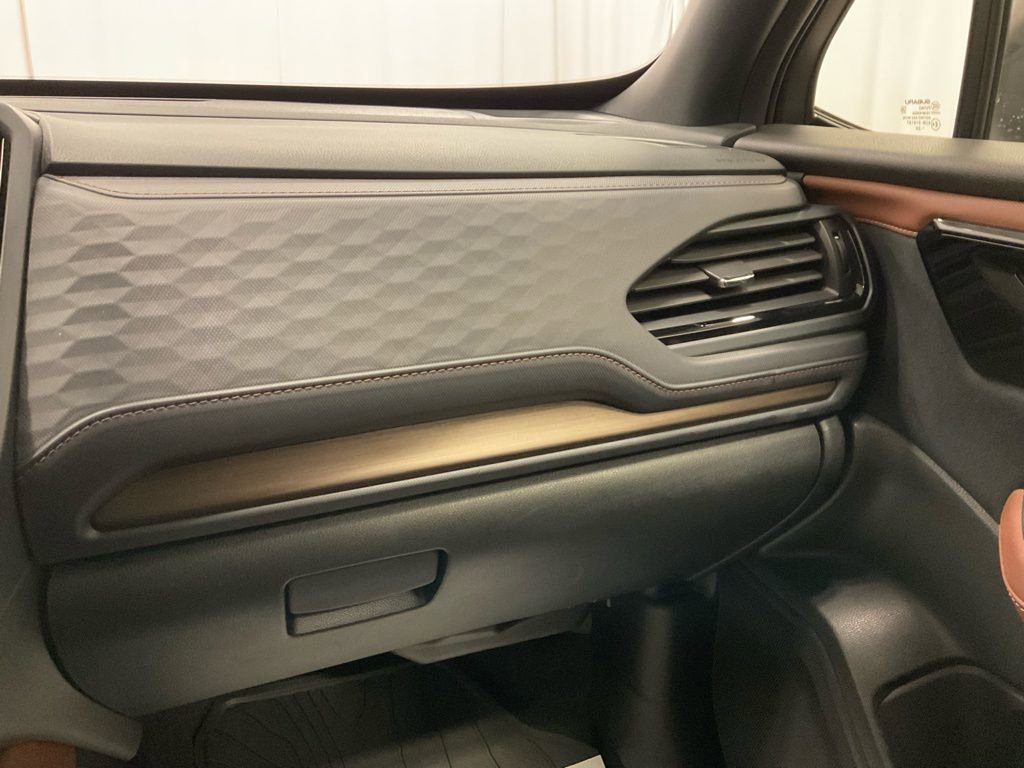 Used 2025 Subaru Forester Touring w/ Popular Package - Touring image 32