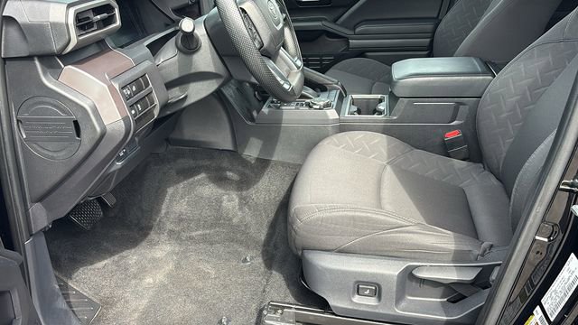 Used 2025 Toyota Tacoma SR5 AWD/4WD image 25