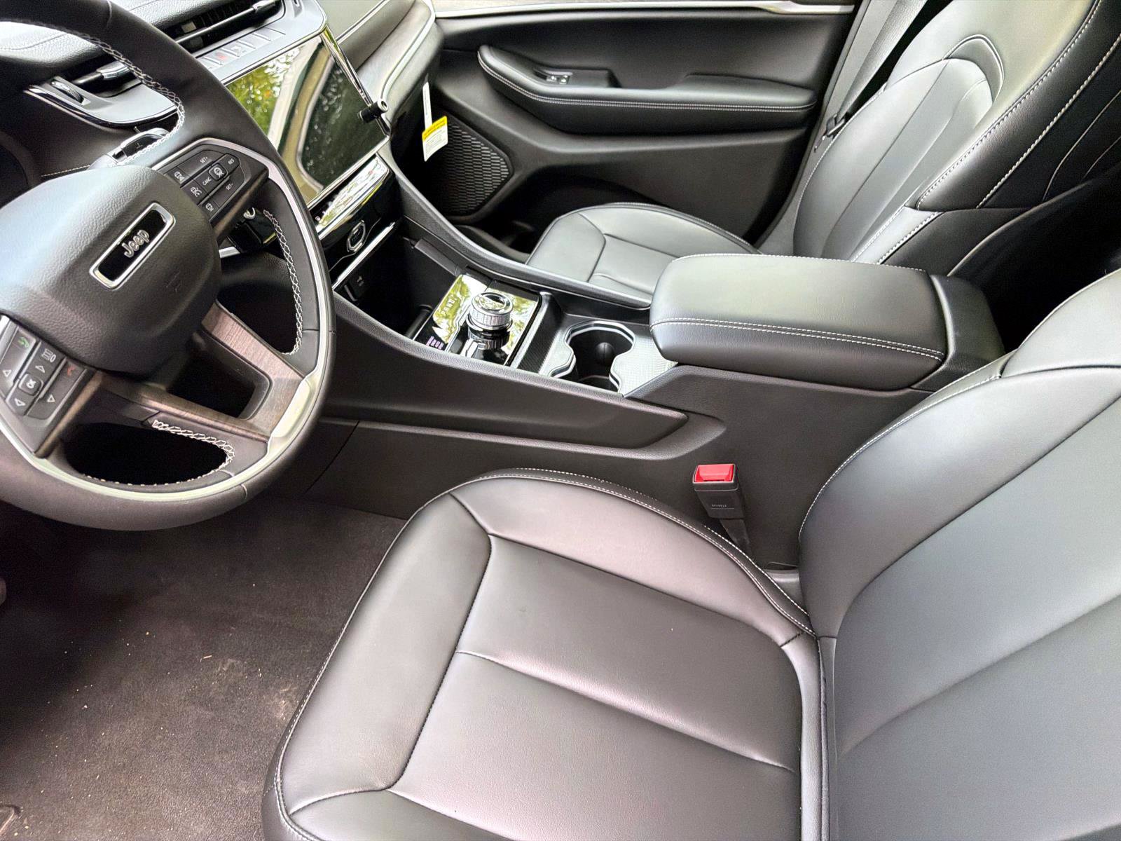 New 2026 Jeep Grand Cherokee L Limited AWD/4WD image 8