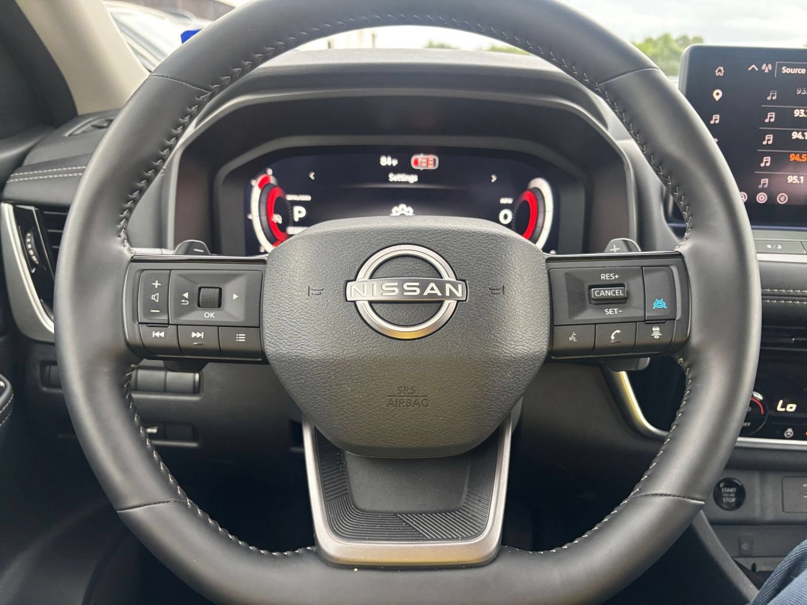 Used 2026 Nissan Rogue SL FWD image 30