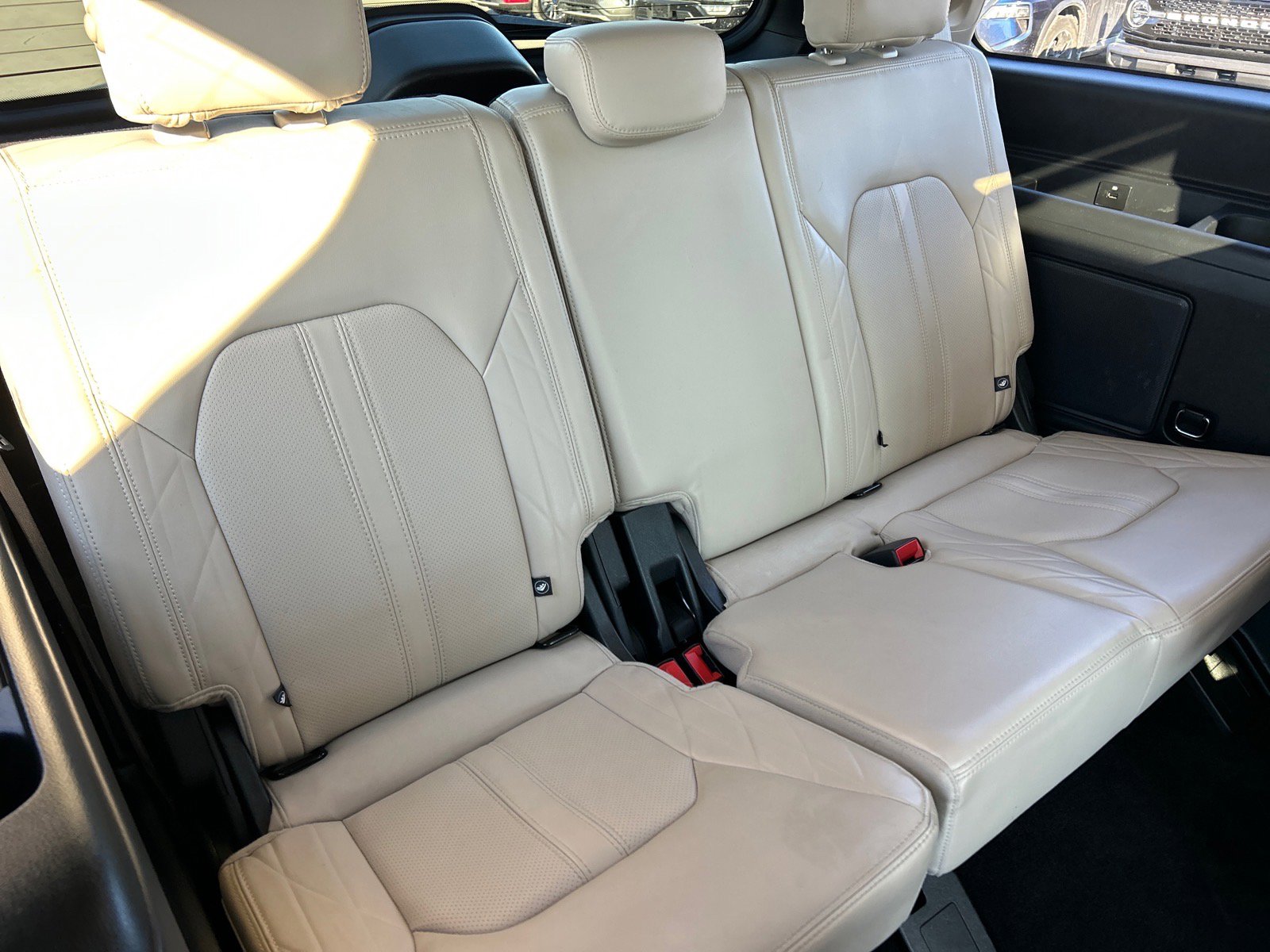 Certified 2022 Ford Expedition Platinum image 24