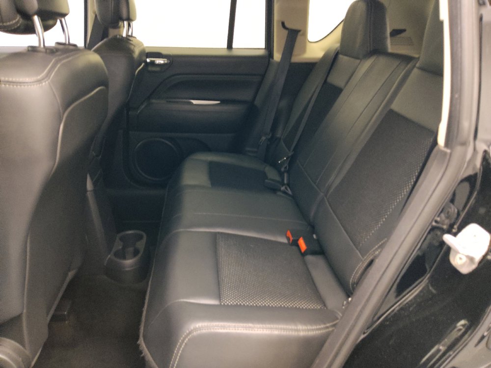 Used 2014 Jeep Compass Latitude w/ Sun/Sound Group AWD/4WD image 18