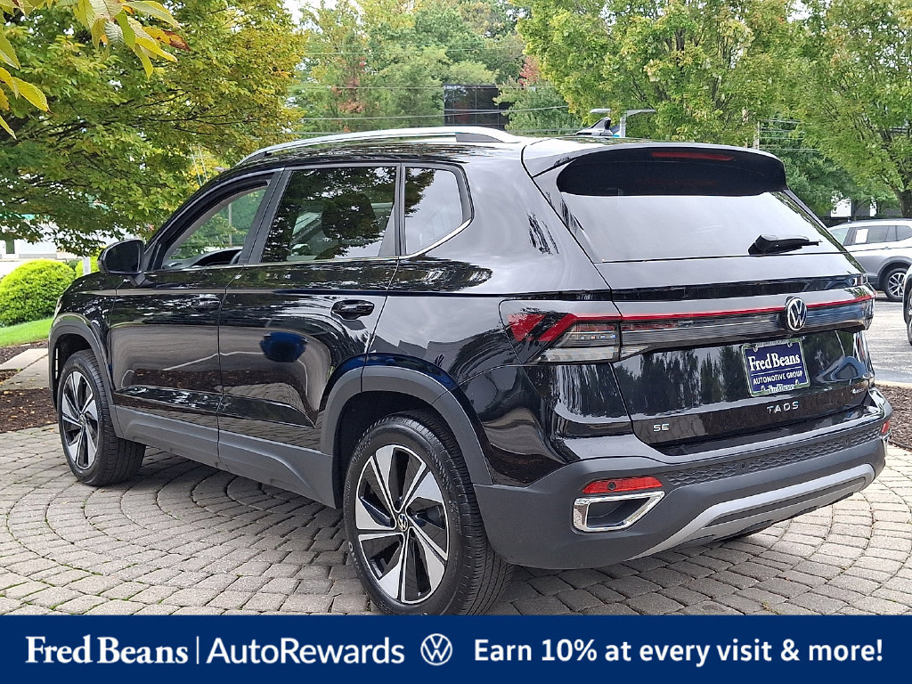 Certified 2025 Volkswagen Taos SE AWD/4WD image 5