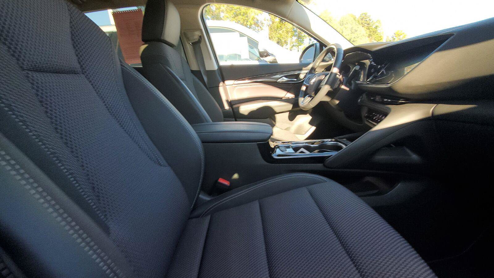 Used 2023 Buick Envision Preferred FWD image 4